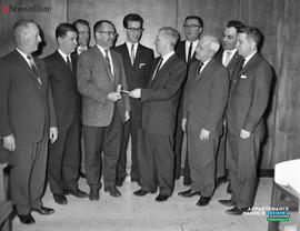 002 - Groupe d'hommes