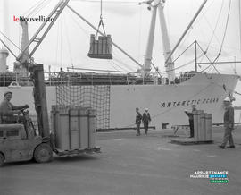 005 - Chargement au port