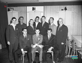 001 - Groupe d'hommes