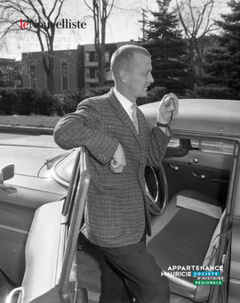 001 - Homme avec radio
