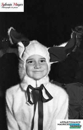 Enfant en costume