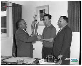 001 - Remise de trophée