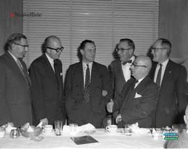 002 - Groupe de personnes