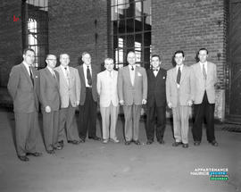 002 - Groupe d'hommes