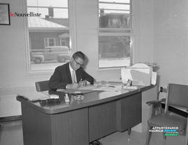 004 - Bureau
