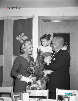 003 - Honorable Comtois, femme et enfant
