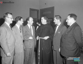001 - Groupe d'hommes