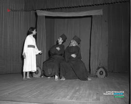 002 - Pièce de théâtre