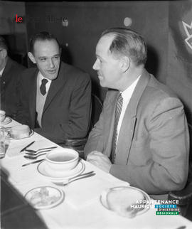 001 - Deux hommes