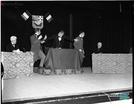 002 - Pièce de théâtre