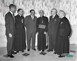 006 - Groupe d'hommes