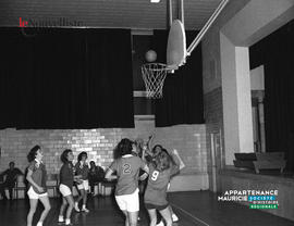 002 - Basketball