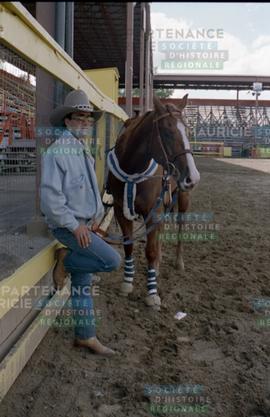 Homme avec un cheval