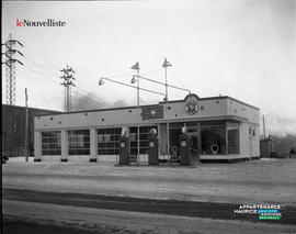 008 - Garage Canadian Oil