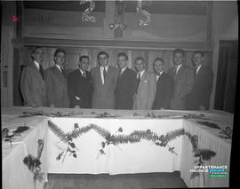 001 - Groupe d'hommes