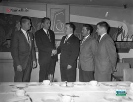 001 - Groupe d'hommes