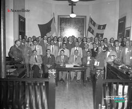 004 - Groupe d'hommes