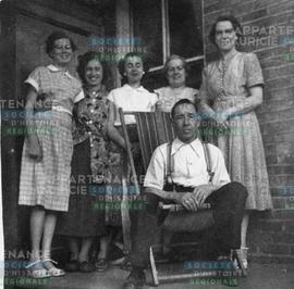 Lionel-Georges Dufresne et cinq femmes
