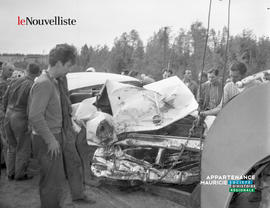 006 - Voiture accidentée