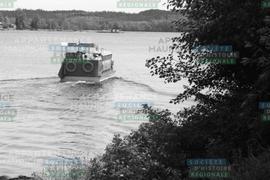 Bateau sur la rivière