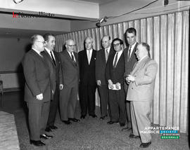 001 - Groupe d'hommes