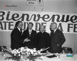 001 - Quatre hommes