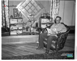 007 - Homme dans un fauteuil
