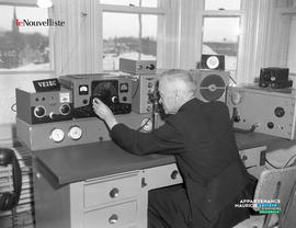 001 - Radio-amateur