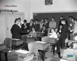 001 - Élèves dans une classe