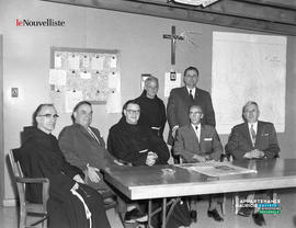 004 - Groupe d'hommes