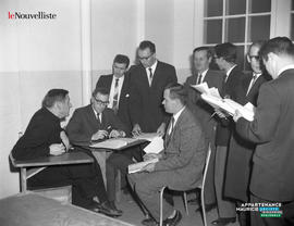 001 - Groupe d'hommes