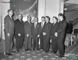 001 - Groupe d'hommes