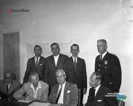 002 - Groupe d'hommes