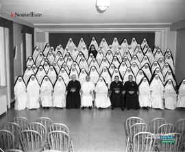 003 - Groupe de religieux