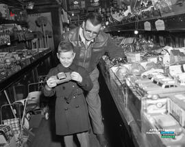 002 - Petit garçon voiture