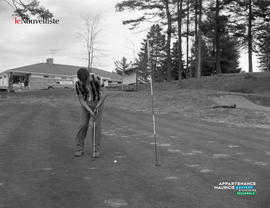 001 - Golfeur