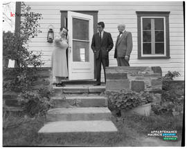 002 - Deux hommes et une femme