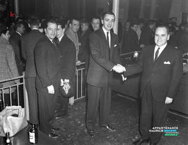 003 - Groupe d'hommes