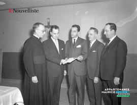 002 - Groupe d'hommes
