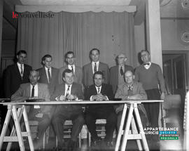 002 - Groupe d'hommes