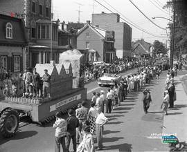 001 - Parade