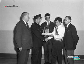 001 - Remise de trophée