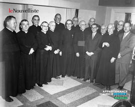 003 - Groupe d'hommes religieux