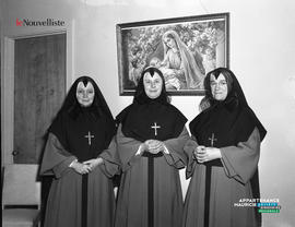 001 - Trois religieuses