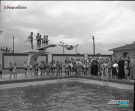 001 - Piscine plongeoir