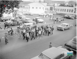 005 - Personnes circulant