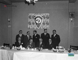 001 - Groupe d'hommes