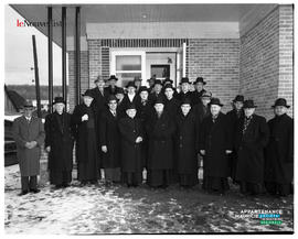 004 - Groupe d'hommes