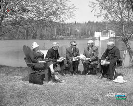 004 - Groupe de personnes