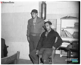 001 - Deux hommes